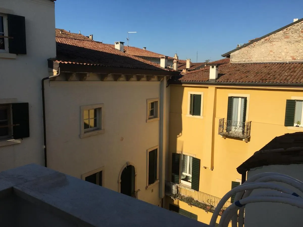 Arela Apartment Verona 0*,